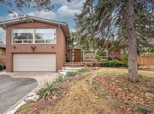 8 Silverthorne Bush Dr, Toronto, ON M9C 2X5