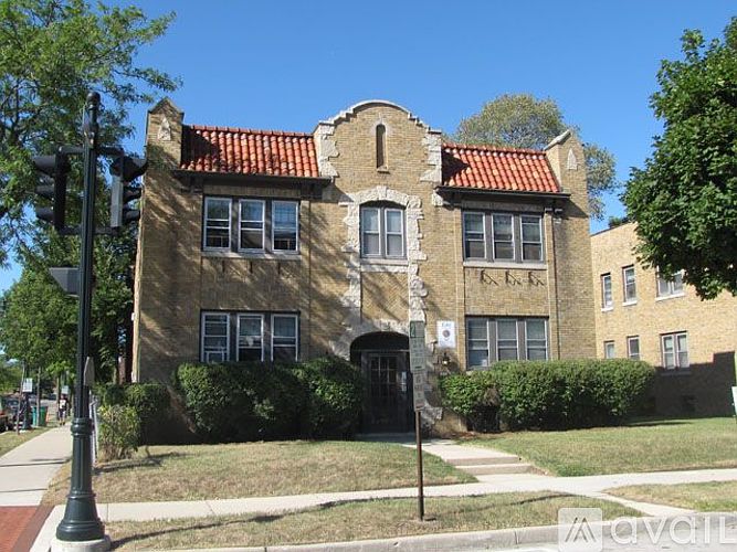 1st image of 1800 E Kenmore Pl APT 1