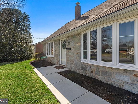 5th image of 6260 Jeanette Dr