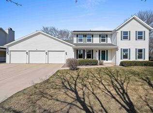 300 Crestview Ln, De Pere, WI 54115