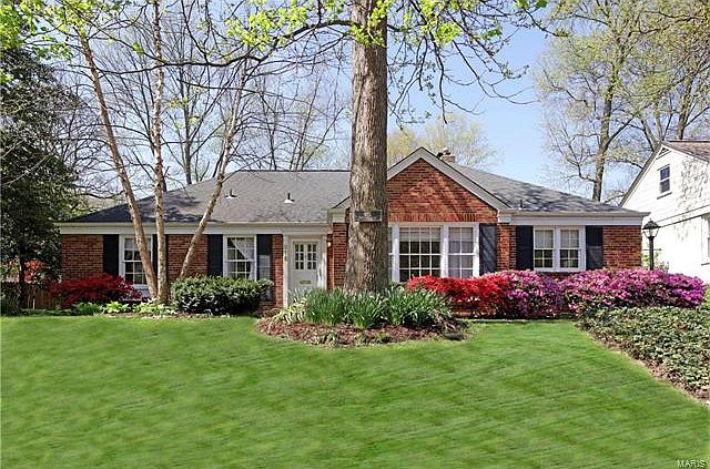 1st image of 815 Oakbrook Ln