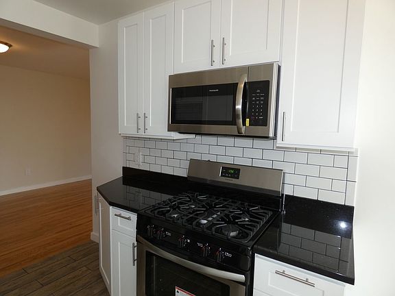 5th image of 4106 50th St APT 4L