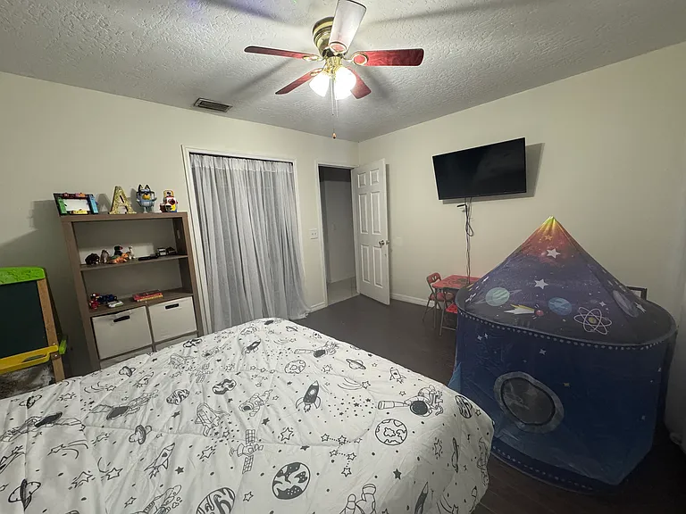 385 Toledo St — Photo 48