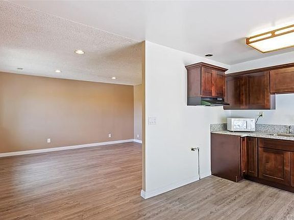 3rd image of 1352 Volney Dr