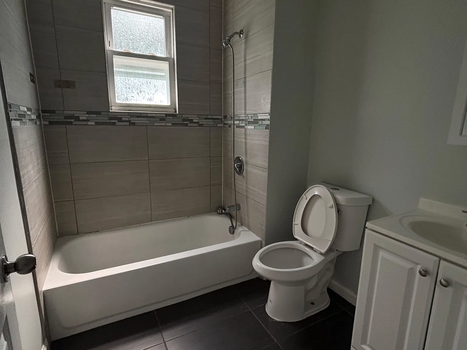 3 bed, $2,195 — Photo 4