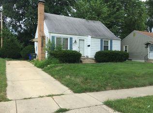 925 N Park Pl, Decatur, IL 62522