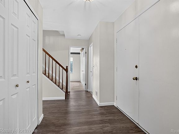 4th image of 7565 Embassy Dr