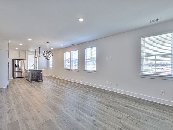 5th image of 656 New Haven St Lot 199