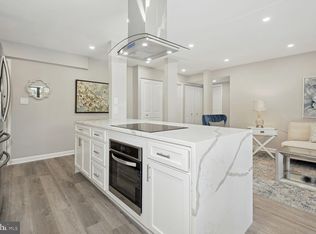 2218 Castle Rock Sq APT 1B, Reston, VA 20191