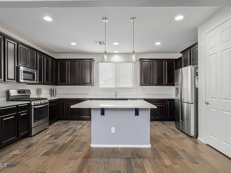 15732 W Pierce St — Photo 2