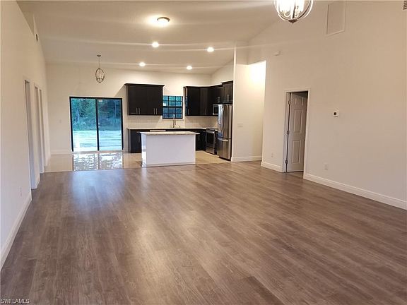 5th image of 611 Columbus Ave