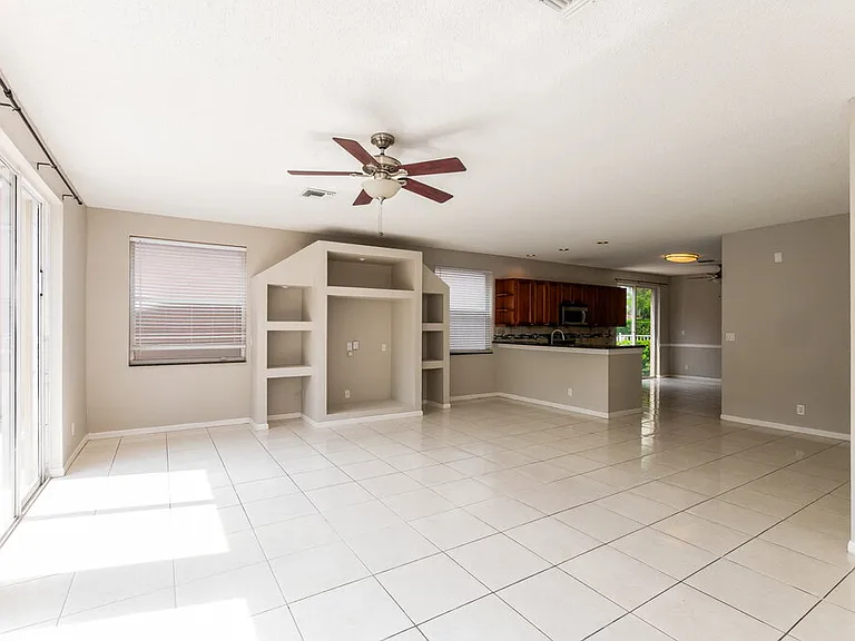 4729 NW 115th Ave — Photo 10
