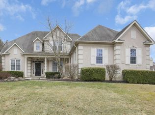 8732 Springflower Rd, Pickerington, OH 43147