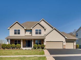 2550 Acorn Run, Victoria, MN 55386