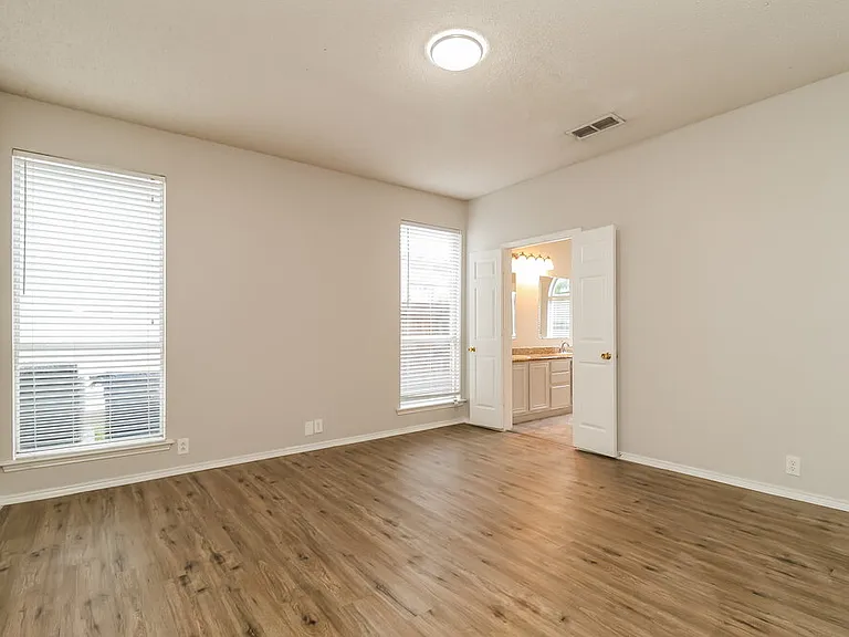 3336 Raleigh Dr — Photo 12