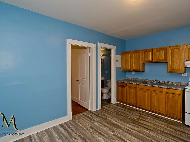 638 Belmont Ave — Photo 13