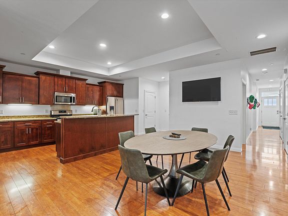 3rd image of 54627 Burdette St