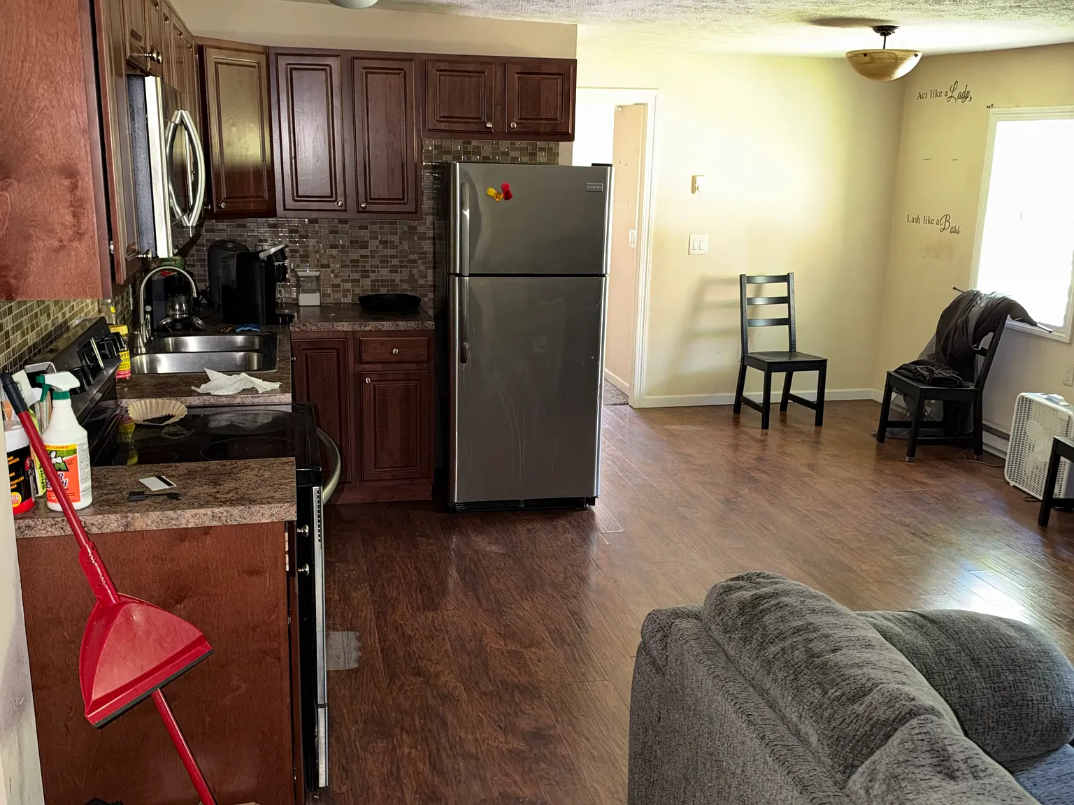1 bed, 950 sqft, $1,200 — Photo 2
