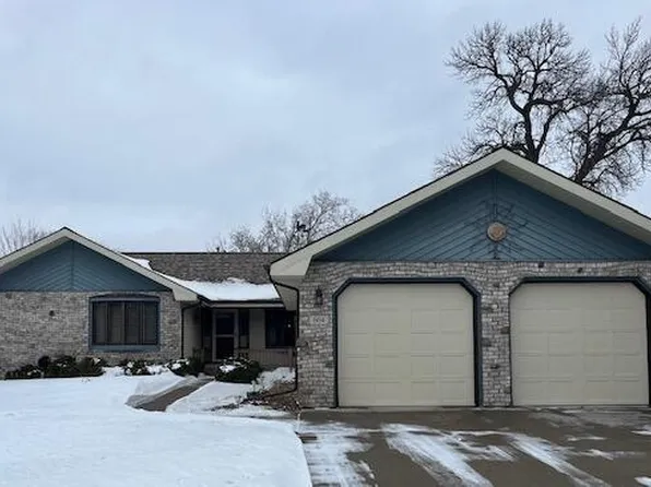 604 7th Street Loop NW, Jamestown, ND 58401