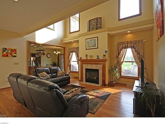 4th image of 9880 Cherry Hills Dr