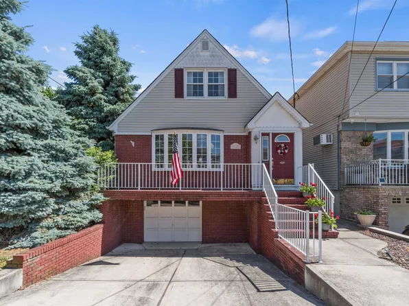 21 Centre Ln, Bayonne, NJ 07002