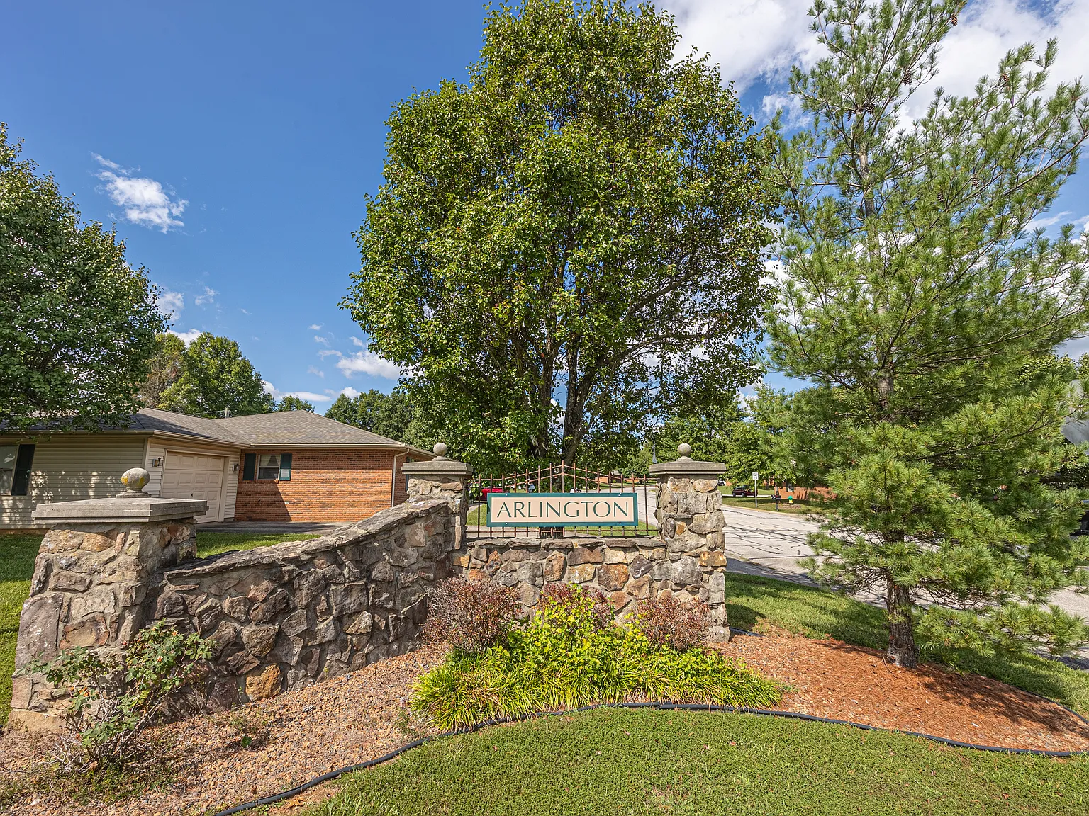 3 bed, 1700 sqft, $1,450 — Photo 1