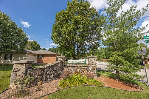 44 Arlington Ct Photo 1
