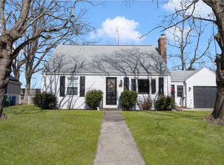 35 Vancouver Ave, Warwick, RI 02886