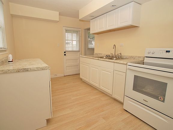 4th image of 1216 Columbus Blvd