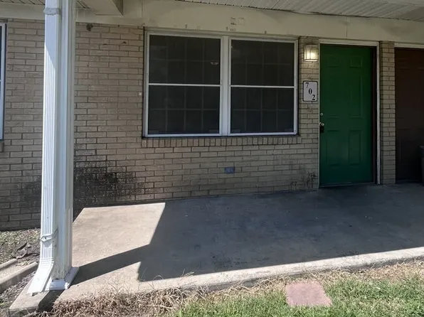 702 W Lon Moore St, Charleston, MO 63834