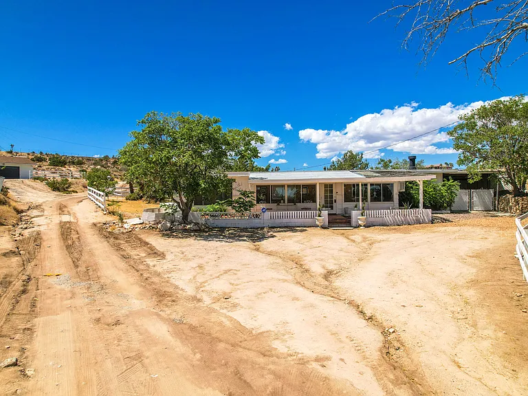 5660 Rowell Rd — Photo 36