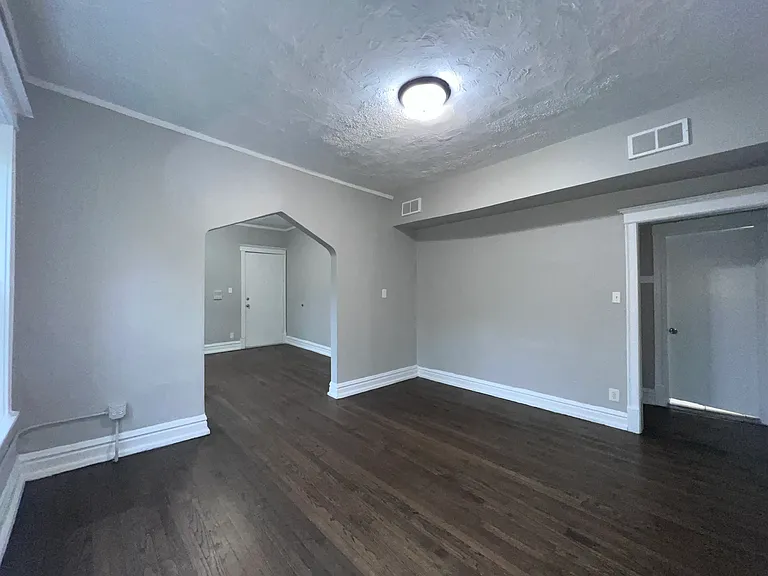 2707 E 78th St #2W — Photo 7