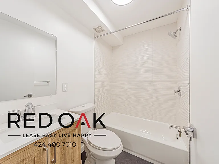 211 E 47th St #1/2 — Photo 7