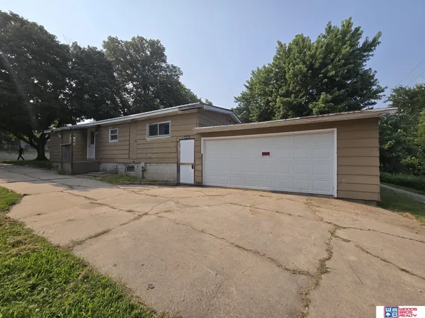 724 Nemaha St, Humboldt, NE 68376