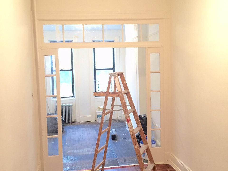 2nd image of 585 Seneca Ave APT 1L