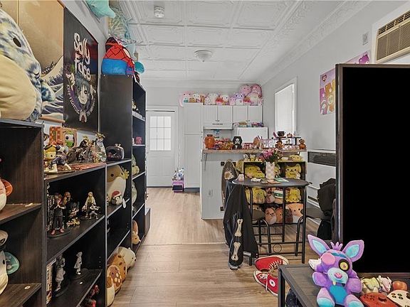 3rd image of 42 Transit St