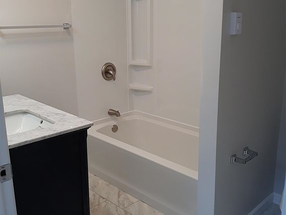 4th image of 40 Overlook Dr