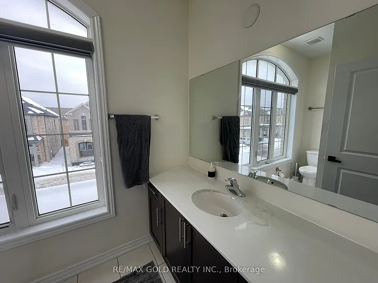 537 Veterans Dr — Photo 24