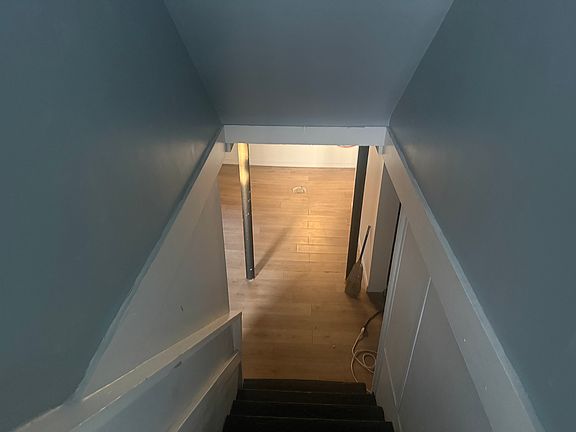4th image of 604 Creel Ave