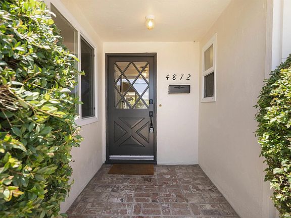 3rd image of 4872 Mount Almagosa Dr