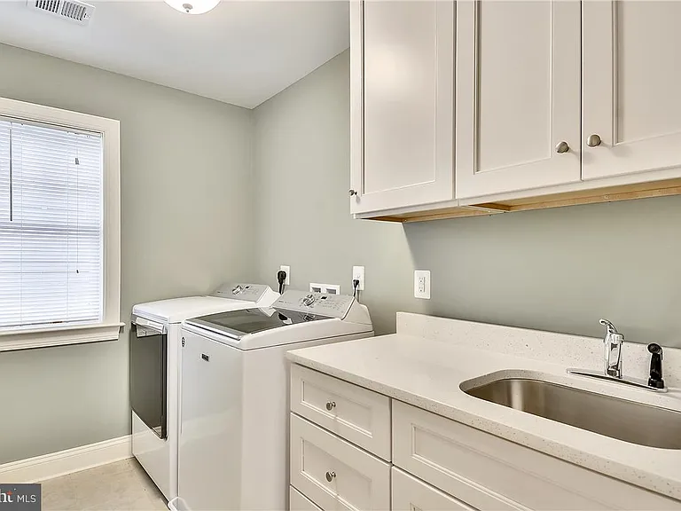 2205 N Edison St — Photo 17