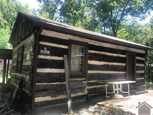 2nd image of 330 Foley Rd