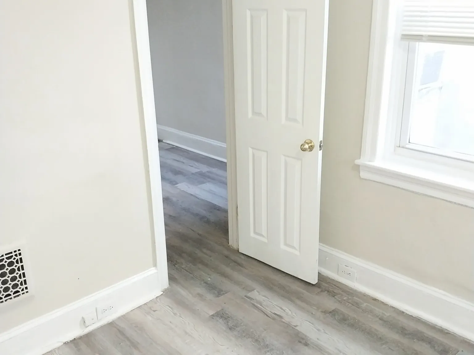 3 bed, 1.5 bath, 1088 sqft, $1,450 — Photo 3