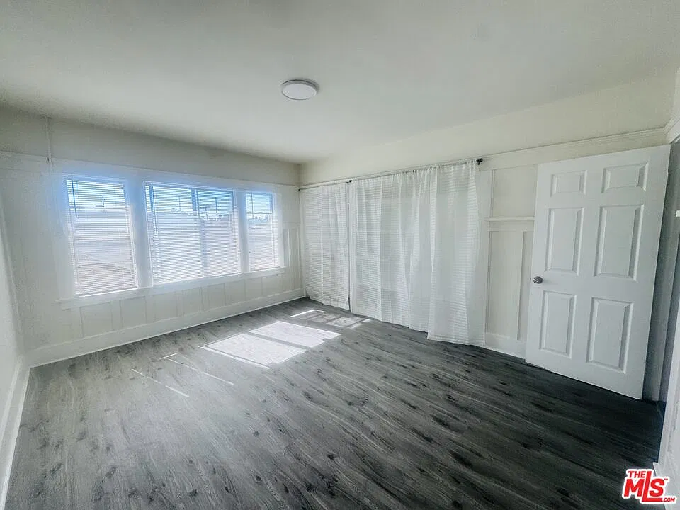 3 bed, 1.0 bath, 1200 sqft, $2,800 — Photo 3