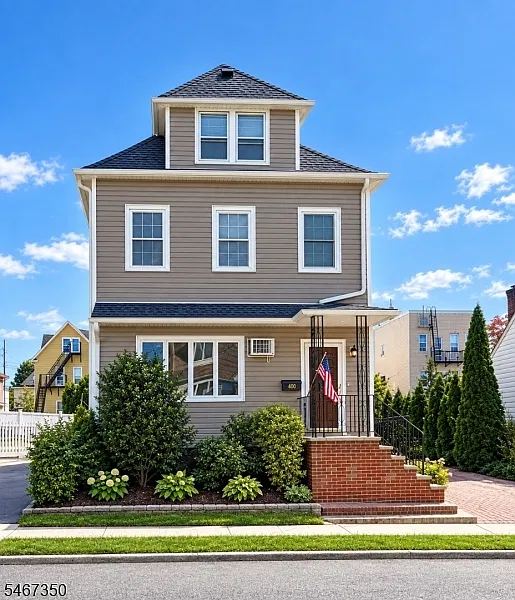 400 Madeline Ave