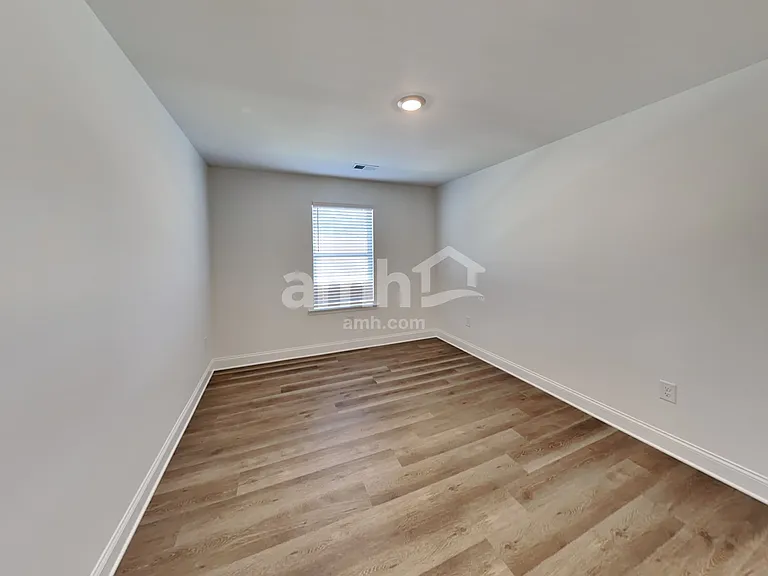 1048 Highland St — Photo 25