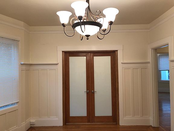 5th image of 1921 Oak St APT 4