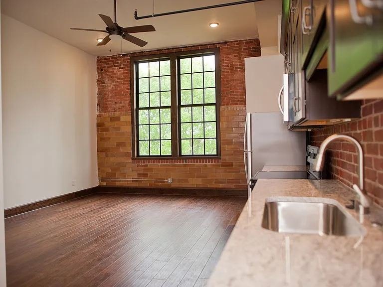 501 W Central St — Photo 17