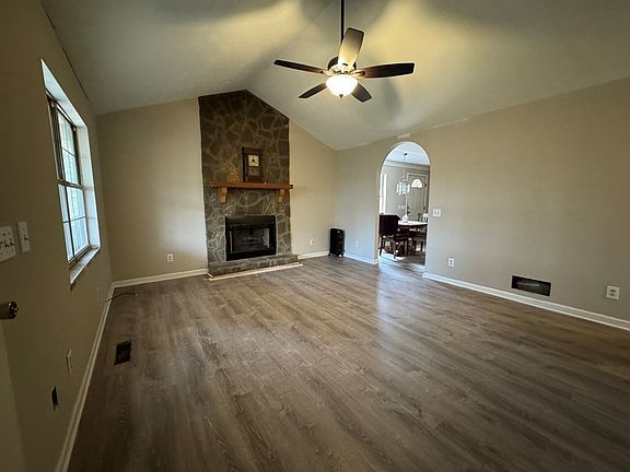 3rd image of 1107 Orchard Rd
