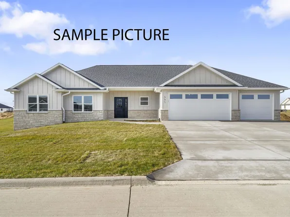321 Wyatt Dr, Peosta, IA 52068